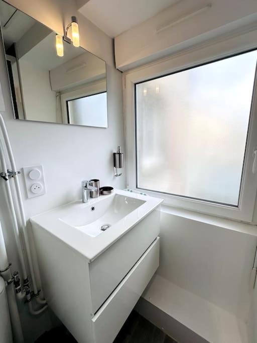 L'Escale Du Mont Saint Michel Apartment Авранш Екстериор снимка