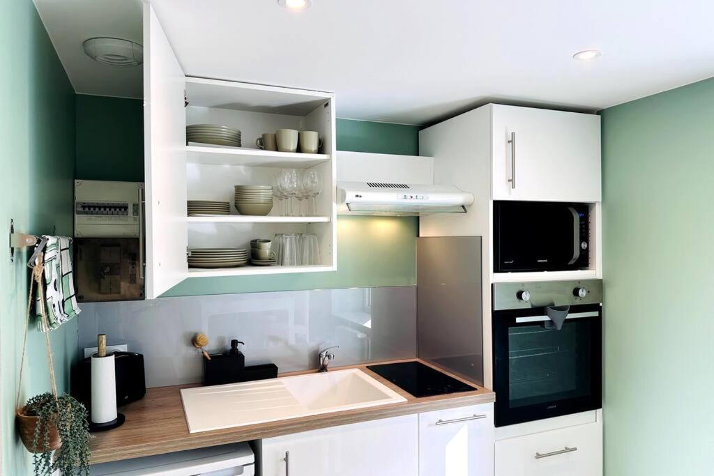 L'Escale Du Mont Saint Michel Apartment Авранш Екстериор снимка